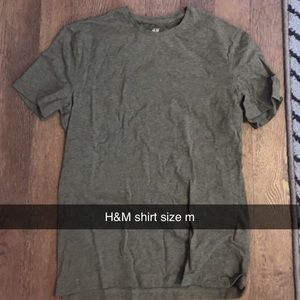 Green T-shirt, size medium